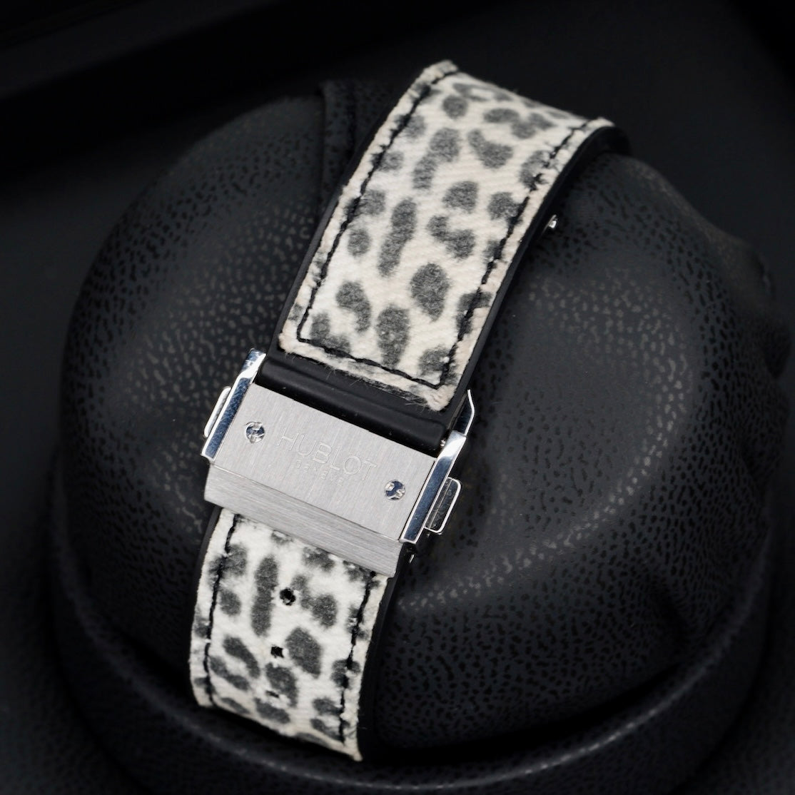 Hublot Big Bang 341.CW.7717.NR.1977 “SNOW LEOPARD” White Leopard Dial Diamond Bezel Leopard Strap 41mm