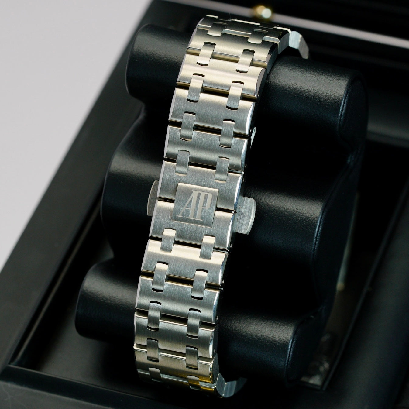 Audemars Piguet Royal Oak Offshore 26238TI.OO.2000TI.01 Grey Dial Chronograph Titanium 42mm