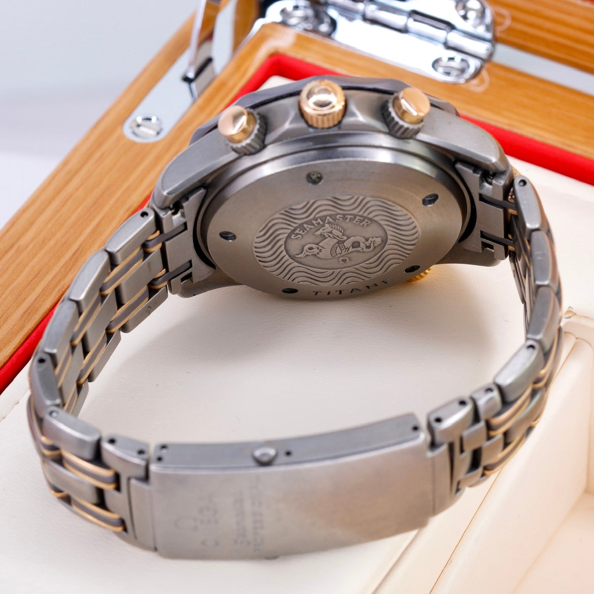Omega Seamaster Diver 300M 2296.80.00 Blue Wave Dial Tridor Gold & Titanium & Tantalum Chronograph 42mm