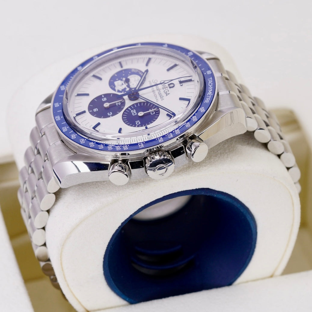 Omega Speedmaster 310.32.42.50.02.001 “SILVER SNOOPY AWARD” White Dial Blue Accents Stainless Steel 42mm 2024