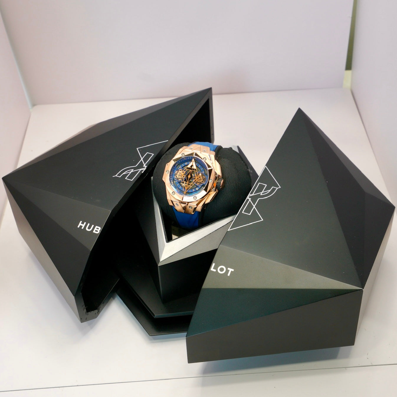 Hublot Big Bang Sang Bleu II 418.OX.5108.RX.MXM20 Unico King Gold Blue Skeleton Dial 45mm Limited Edition 100