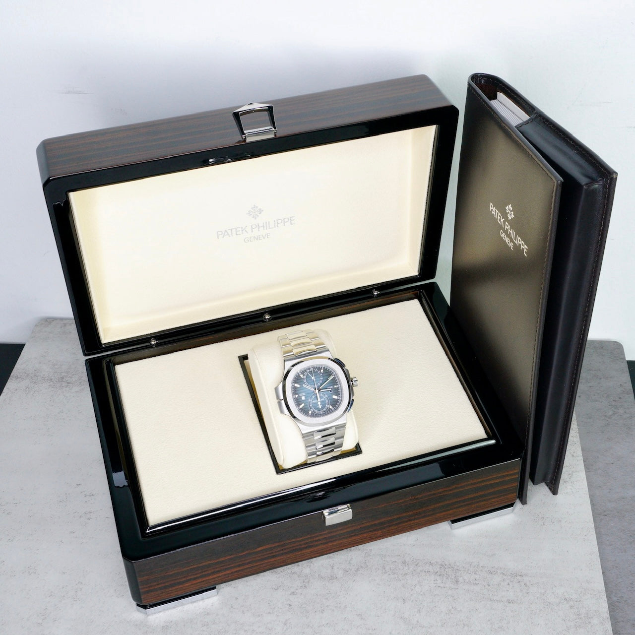 Patek Philippe Nautilus 5990/1A-001 “TRAVEL TIME” Service Blue Dial Stainless Steel 40.5mm 2018