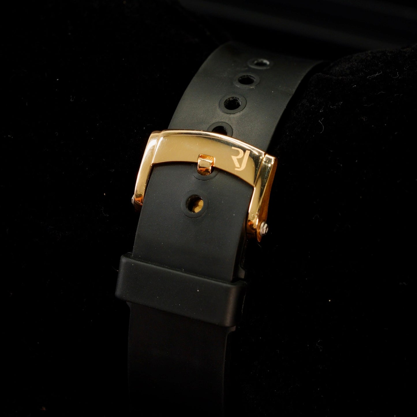 Romain Jerome Titanic-DNA T.OXY3.2222.00.BB Black Dial Rose Gold Rubber Strap 46mm