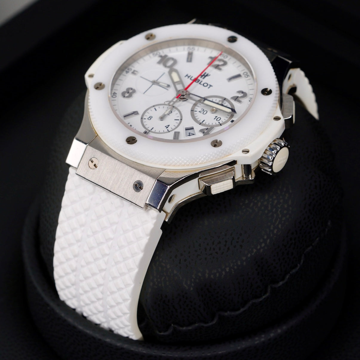 Hublot Big Bang 301.SE.230.RW White Dial Ceramic Case Rubber Strap 44mm