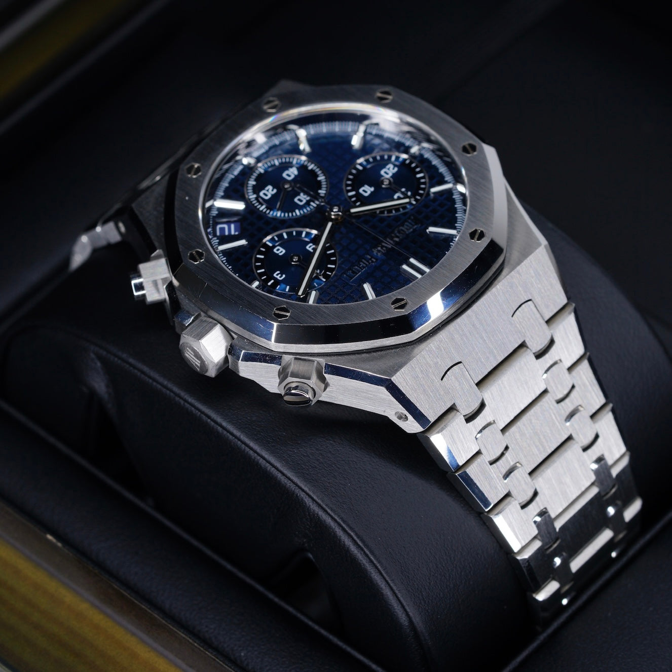Audemars Piguet Royal Oak 26240ST.OO.1320ST.01 “50 ANNIVERSARY” Blue Dial Stainless Steel Selfwinding Chronograph 41mm