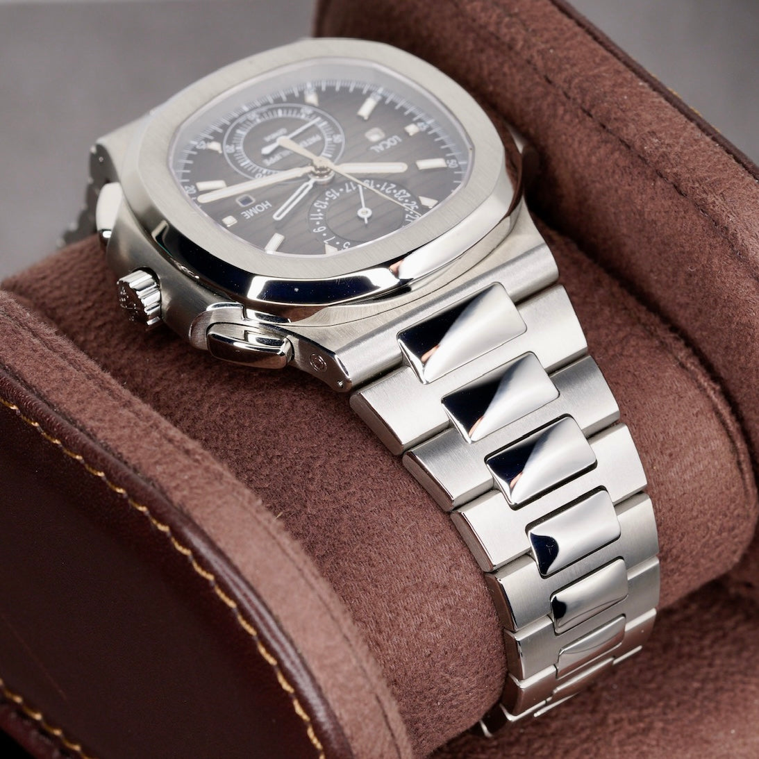 Patek Philippe Nautilus 5990/1A-001 Black Dial Stainless Steel 40.5mm 2022