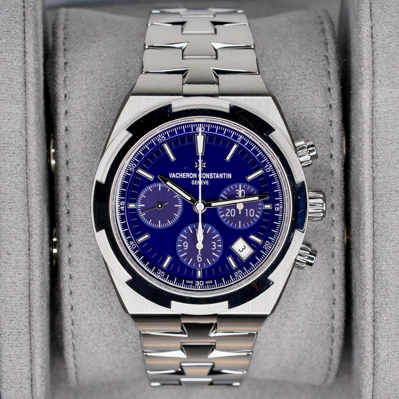 Vacheron Constantin Overseas 5520V/210A-B148 “BLUE SEA” Blue Dial Stainless Steel Chronograph 42.5mm 2026
