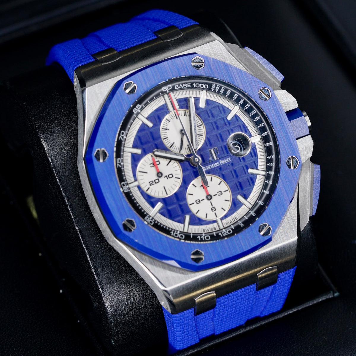 Audemars Piguet Royal Oak Offshore 26400SO.OO.A335CA.01 “BLUE CAMO” Blue Dial Ceramic Blue Bezel Stainless Steel Chronograph 44mm