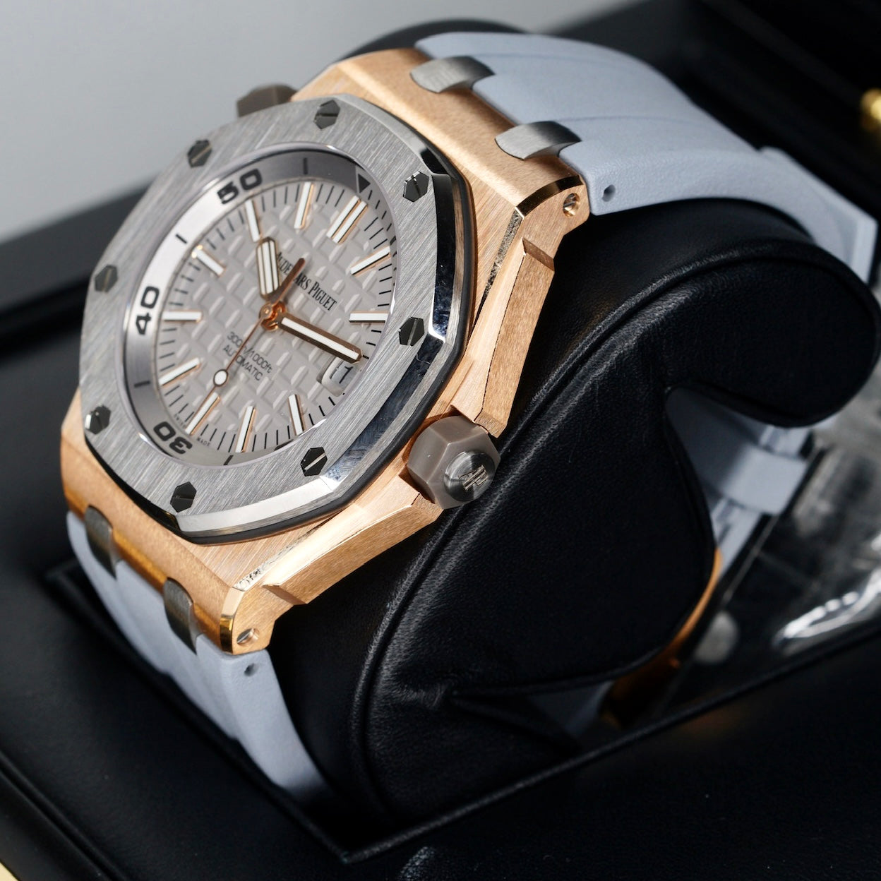 Audemars Piguet Royal Oak Offshore Diver 15711OI.OO.A006CA.01 “JAPAN EDITION” Grey Dial Rose Gold Rubber Strap 42mm