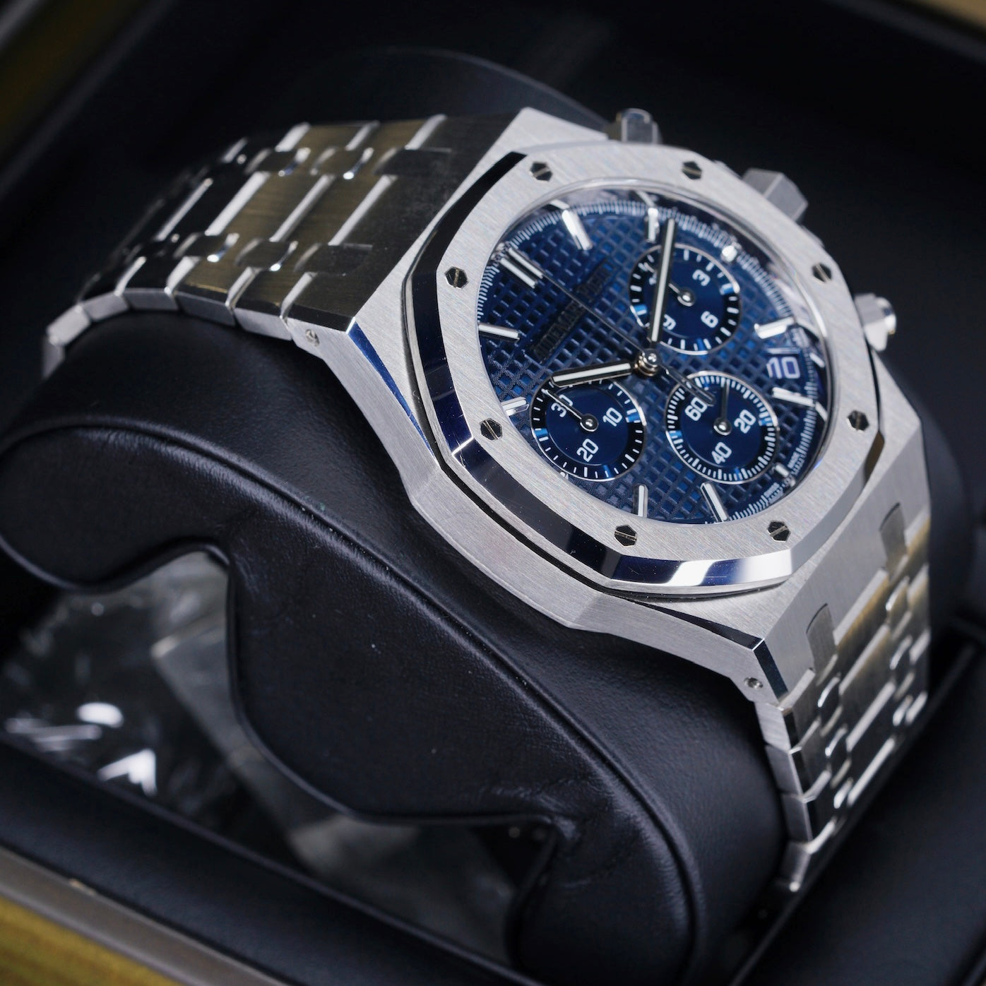 Audemars Piguet Royal Oak 26240ST.OO.1320ST.01 “50 ANNIVERSARY” Blue Dial Stainless Steel Selfwinding Chronograph 41mm