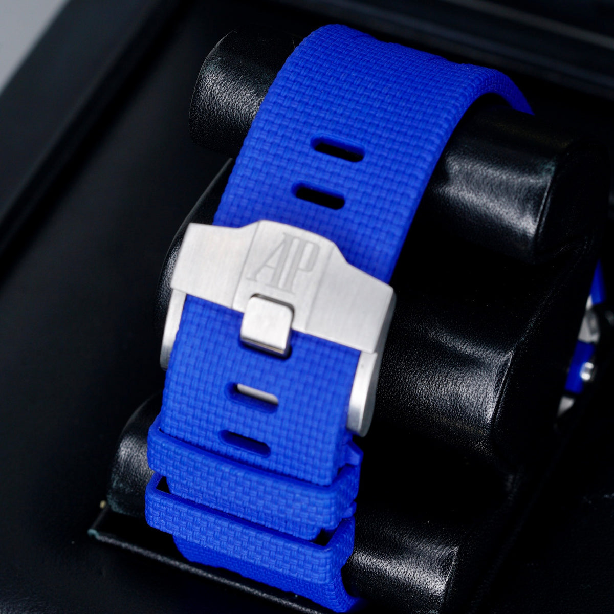 Audemars Piguet Royal Oak Offshore 26400SO.OO.A335CA.01 “BLUE CAMO” Blue Dial Ceramic Blue Bezel Stainless Steel Chronograph 44mm
