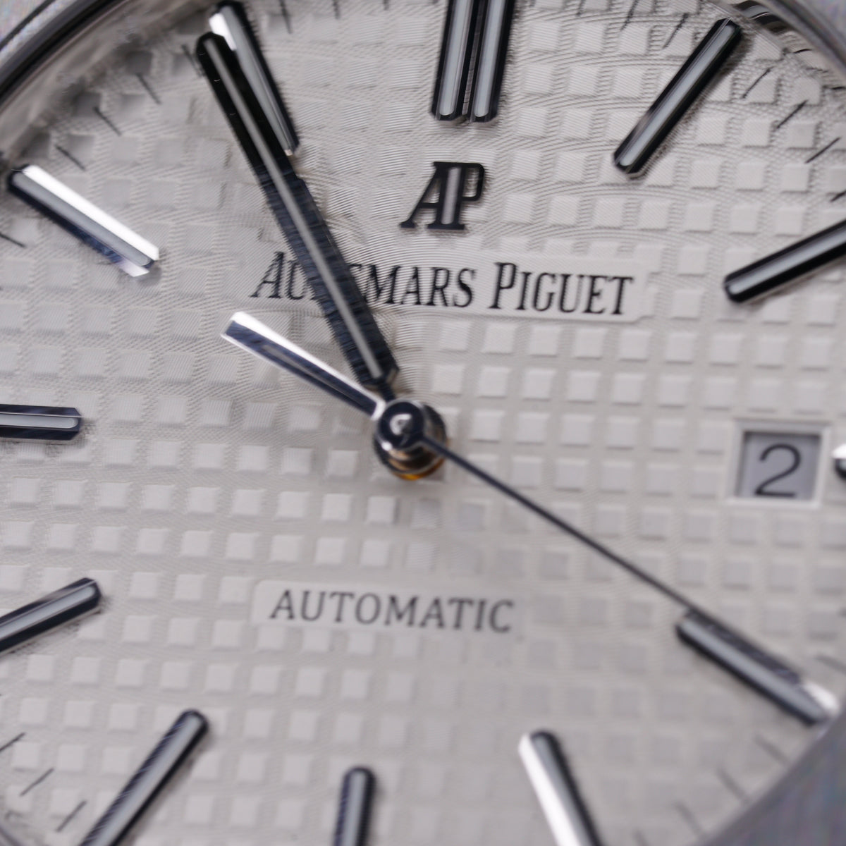 Audemars Piguet Royal Oak 15400ST.OO.1220ST.02 “WHITE OAK” White Dial Stainless Steel 41mm 2016