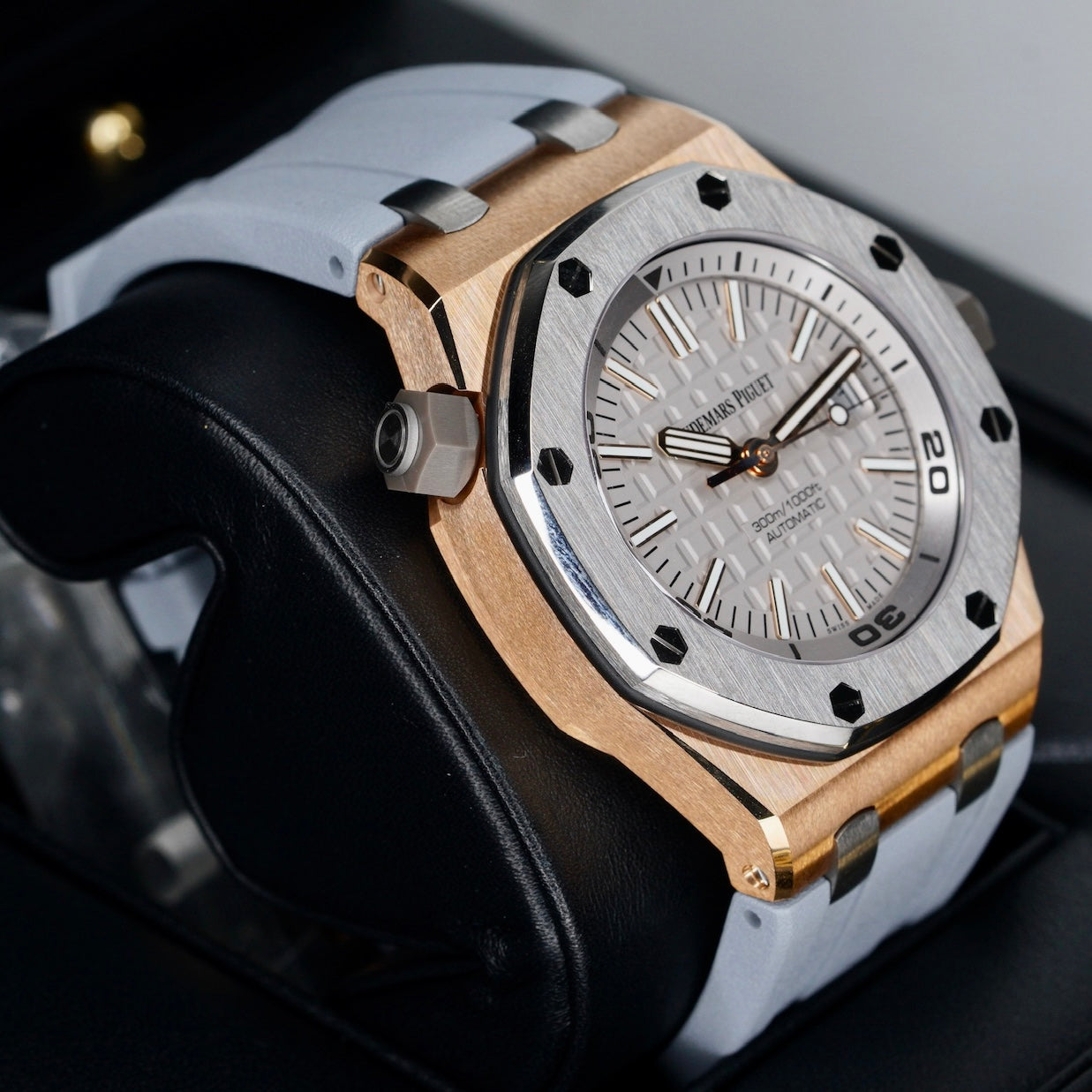 Audemars Piguet Royal Oak Offshore Diver 15711OI.OO.A006CA.01 “JAPAN EDITION” Grey Dial Rose Gold Rubber Strap 42mm