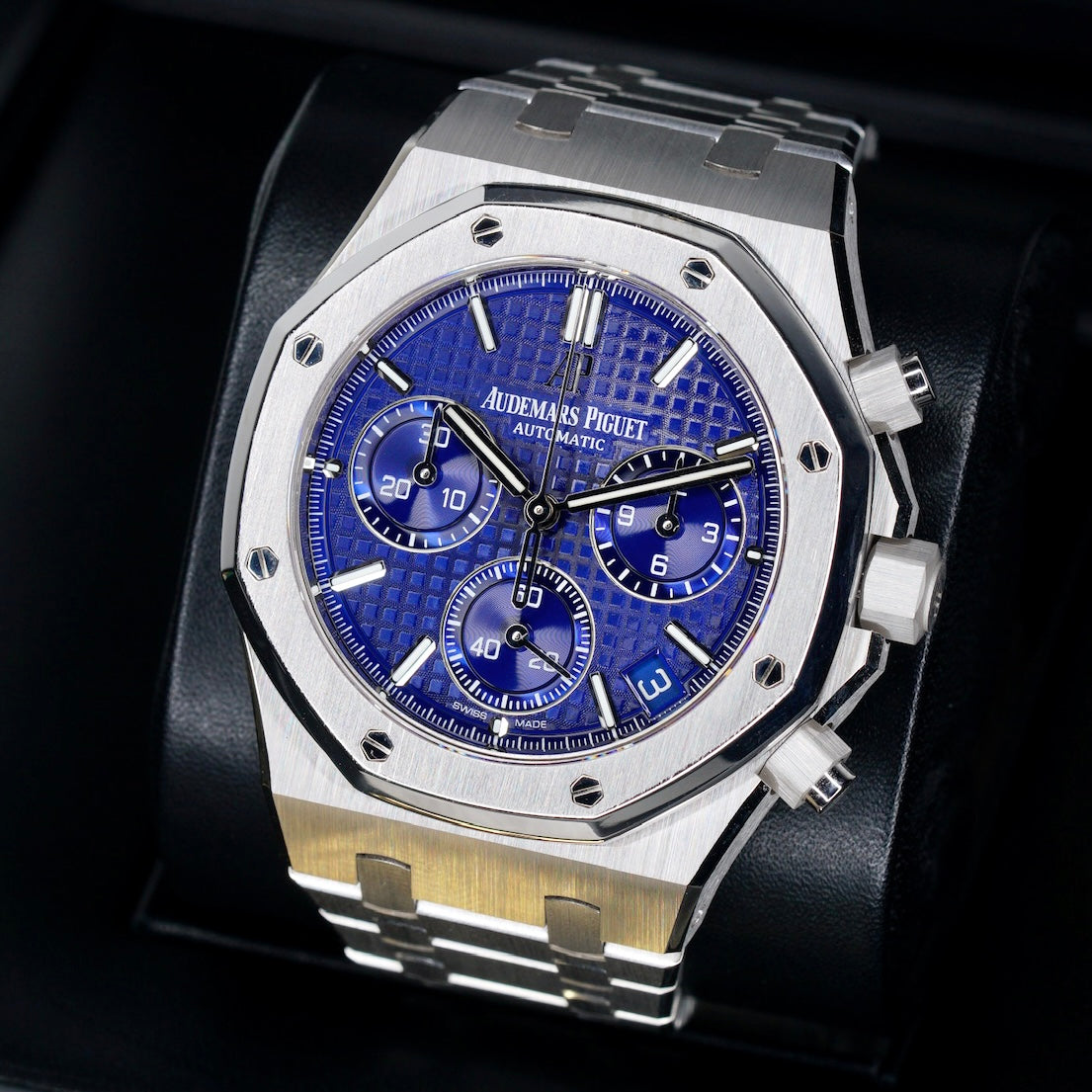 Audemars Piguet Royal Oak 26239BC.OO.1220BC.01 “JAPAN” Blue Indigo Dial White Gold 41mm Limited Edition Of 222
