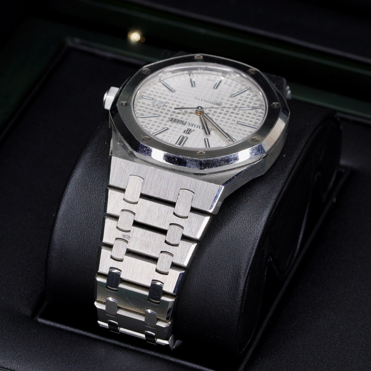 Audemars Piguet Royal Oak 15400ST.OO.1220ST.02 “WHITE OAK” White Dial Stainless Steel 41mm 2016