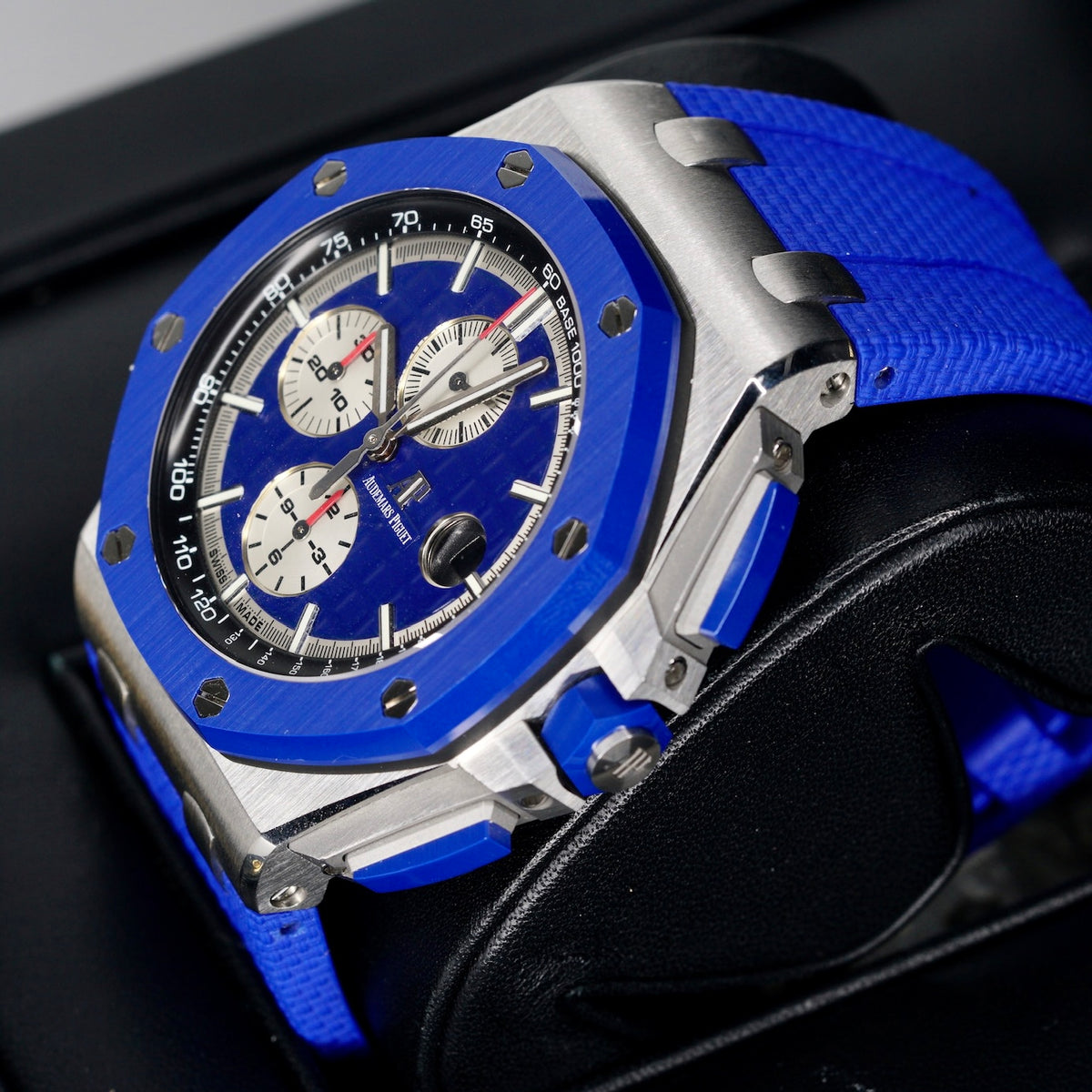 Audemars Piguet Royal Oak Offshore 26400SO.OO.A335CA.01 “BLUE CAMO” Blue Dial Ceramic Blue Bezel Stainless Steel Chronograph 44mm
