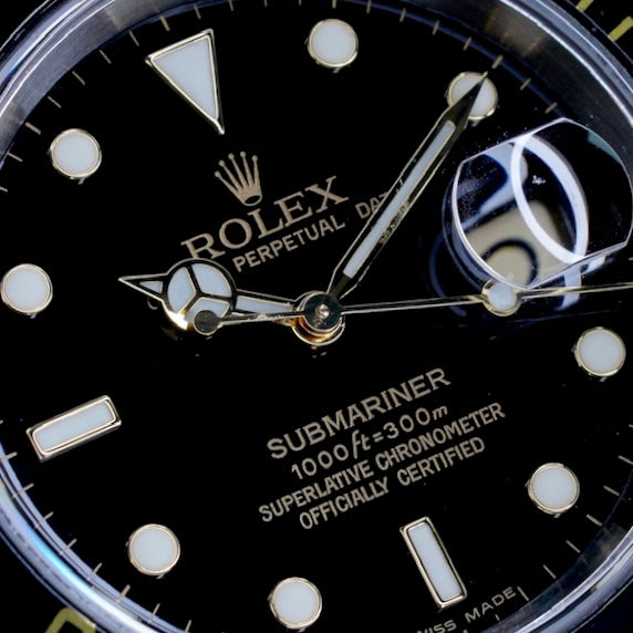 Rolex Submariner Date 16613 Black Dial Two-Tone Yellow Gold & Steel No Holes Gold Thru Buckle 40mm