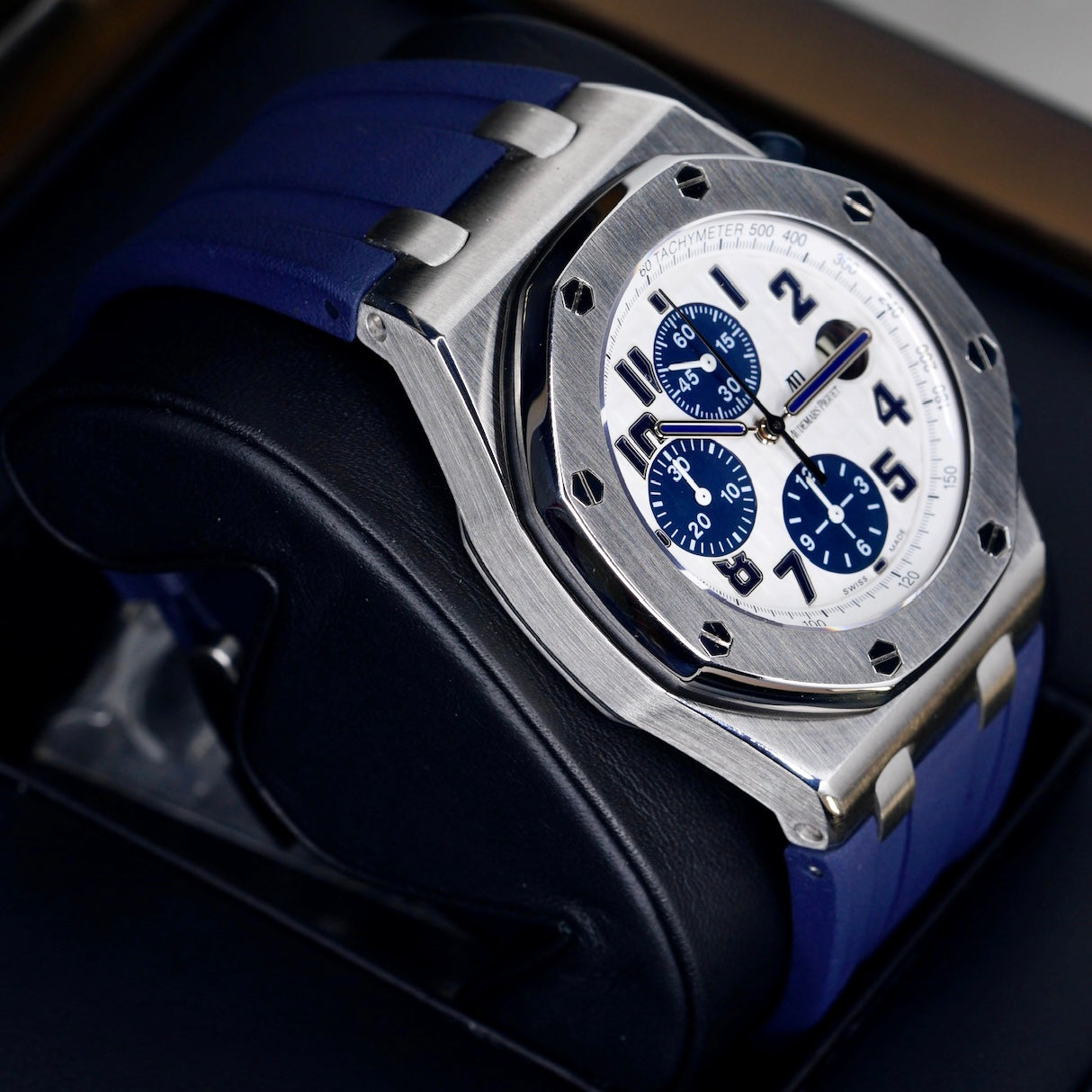Audemars Piguet Royal Oak Offshore 26170ST.OO.D305CR.01 “BLUE PANDA” White Dial Navy Sub Dials Stainless Steel Rubber Strap 42mm