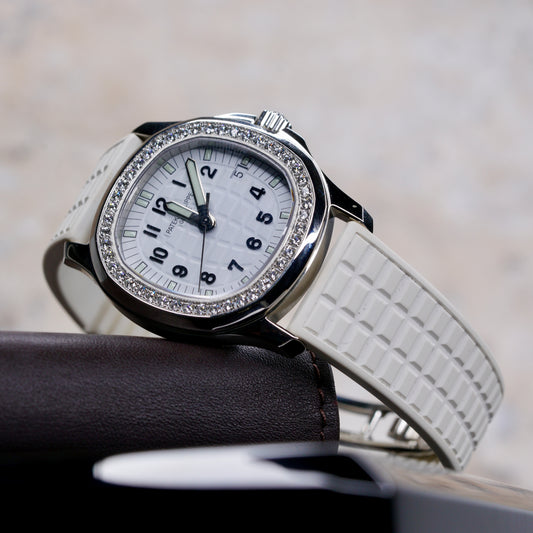 Patek Philippe Aquanaut 5067A-011 “LADY AQUA DIAMOND” White Dial Diamond Dial Quartz Stainless Steel 2008