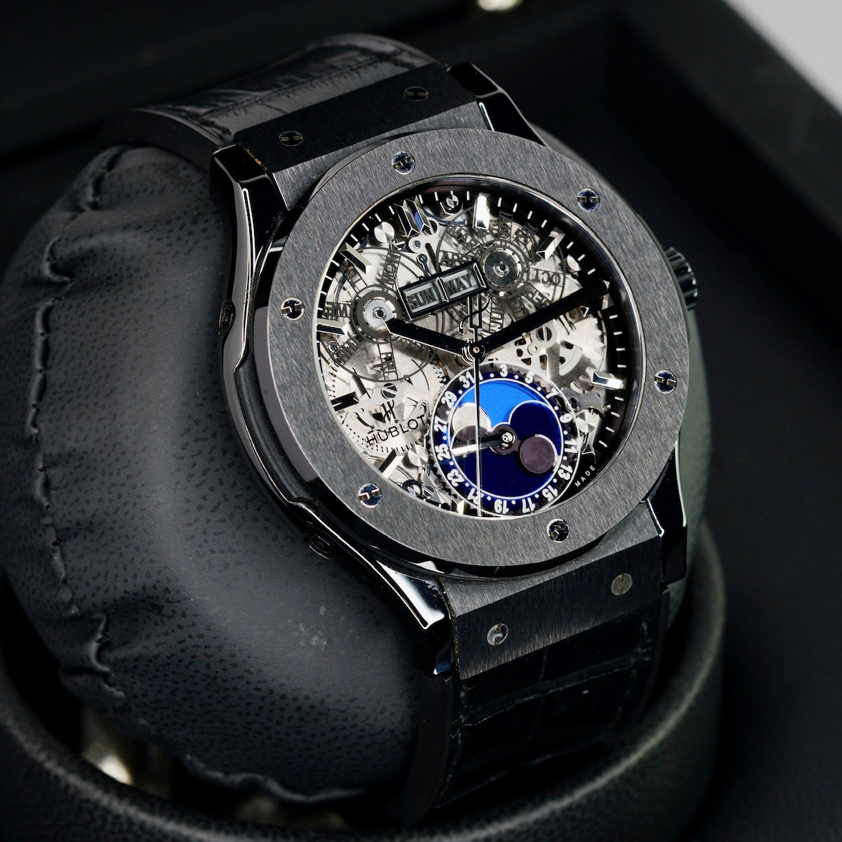 Hublot Classic Fusion 517.CX.0170.LR Aerofusion Moonphase Black Ceramic Skeleton 45mm
