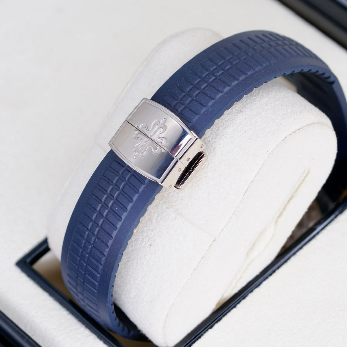 Patek Philippe NEW 2026 Aquanaut 5168G-001 “BLUE AQUA” Blue Dial White Gold Tropical Strap 42mm
