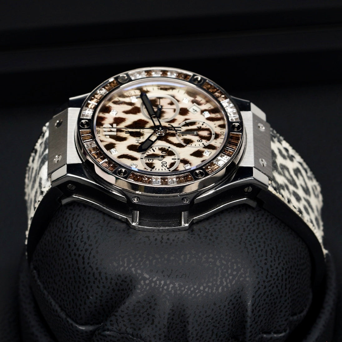 Hublot Big Bang 341.CW.7717.NR.1977  “SNOW LEOPARD” White Leopard Dial Diamond Bezel Leopard Strap 41mm