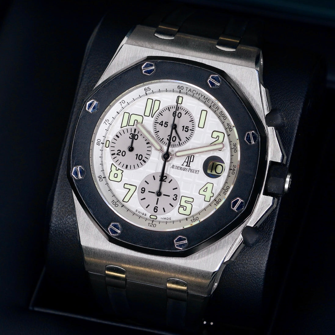 Audemars Piguet Royal Oak Offshore 25940SK.OO.D002CA.02.A “RUBBERCLAD” White Dial Black Sub Dial Stainless Steel Rubber Strap 42mm