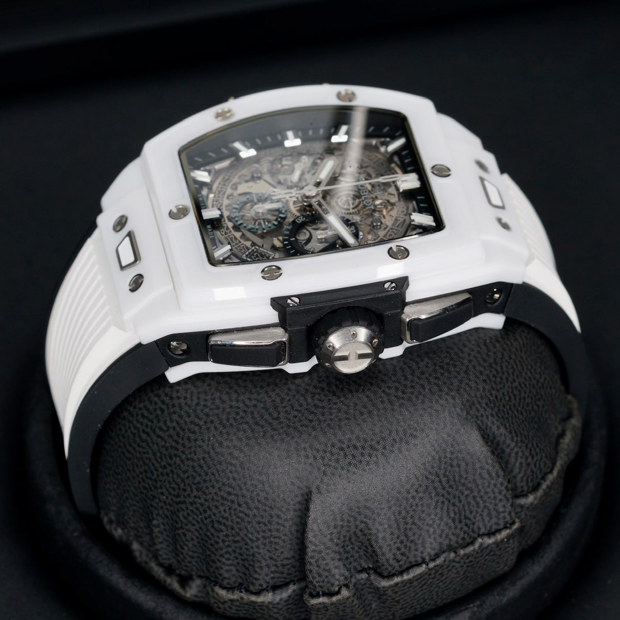 Hublot Spirit Of Big Bang 601.HX.0173.LR Skeleton Dial White Ceramic 45mm