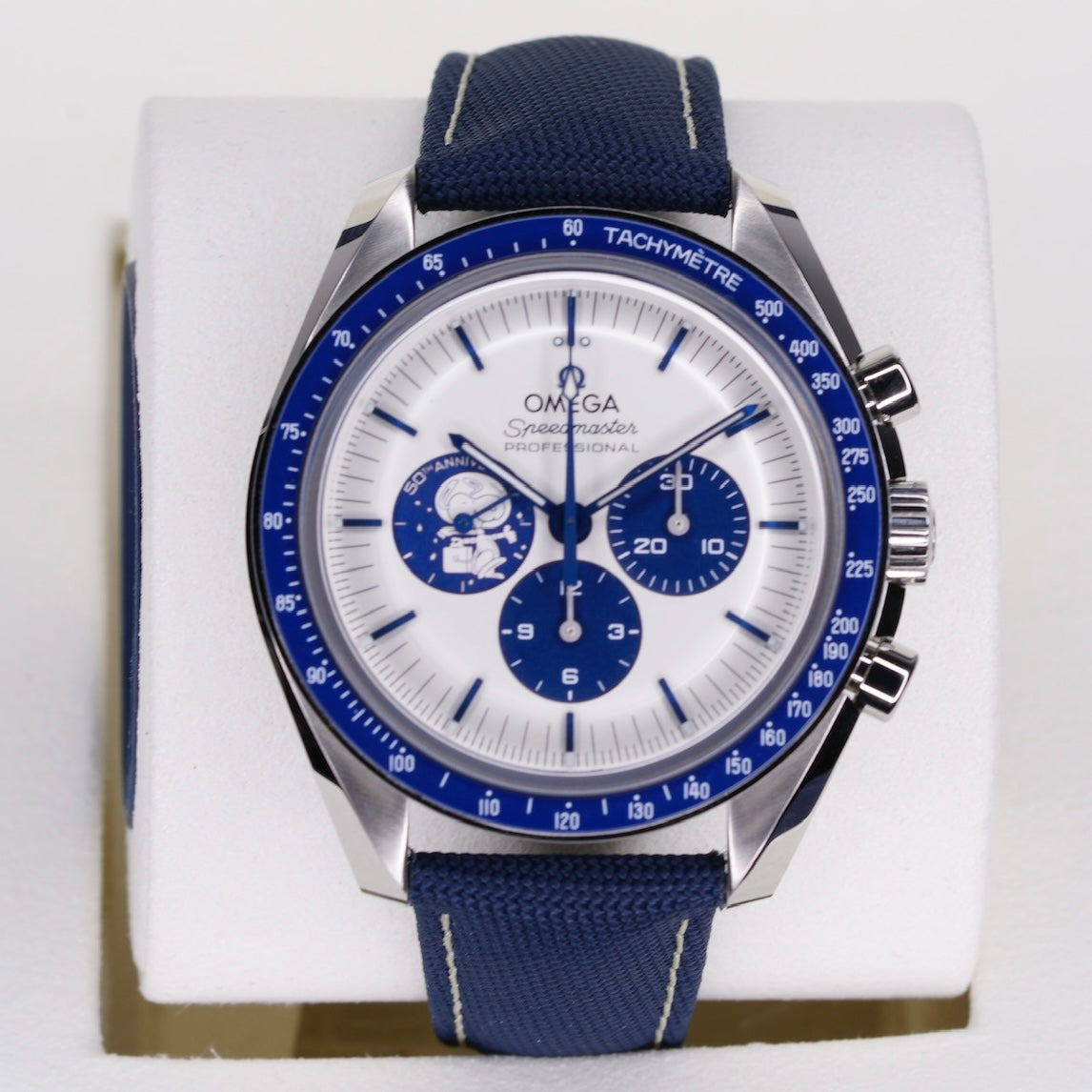 Omega NEW 2026 Speedmaster 310.32.42.50.02.001 “SNOOPY AWARD” White Dial Blue Accents Stainless Steel