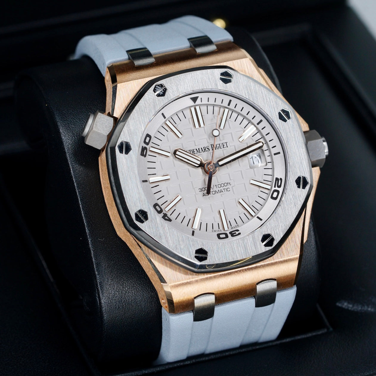 Audemars Piguet Royal Oak Offshore Diver 15711OI.OO.A006CA.01 “JAPAN EDITION” Grey Dial Rose Gold Rubber Strap 42mm