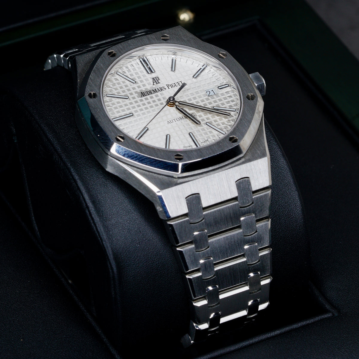 Audemars Piguet Royal Oak 15400ST.OO.1220ST.02 “WHITE OAK” White Dial Stainless Steel 41mm 2016