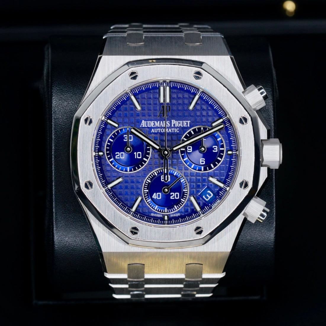Audemars Piguet Royal Oak 26239BC.OO.1220BC.01 “JAPAN” Blue Indigo Dial White Gold 41mm Limited Edition Of 222
