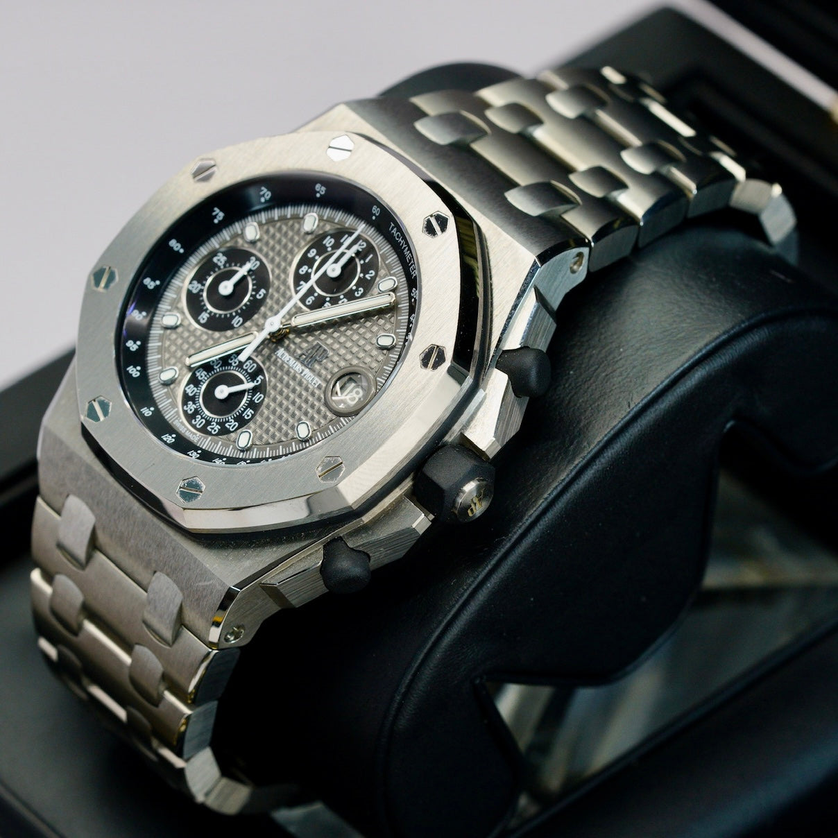 Audemars Piguet Royal Oak Offshore 26238TI.OO.2000TI.01 Grey Dial Chronograph Titanium 42mm