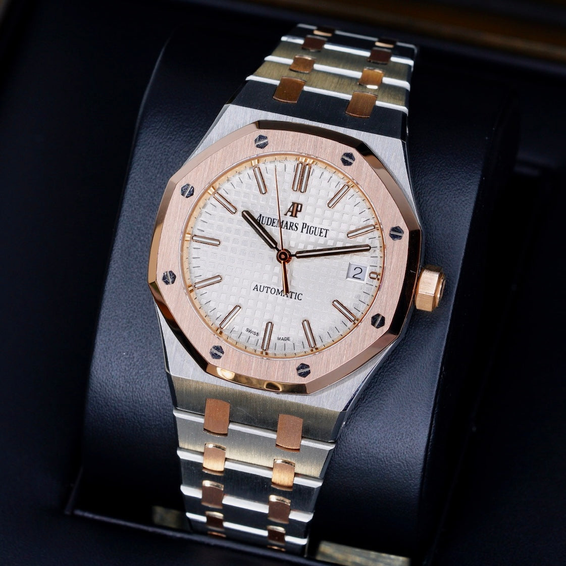 Audemars Piguet Royal Oak 15400SR White Dial Two-Tone Rose Gold & Steel