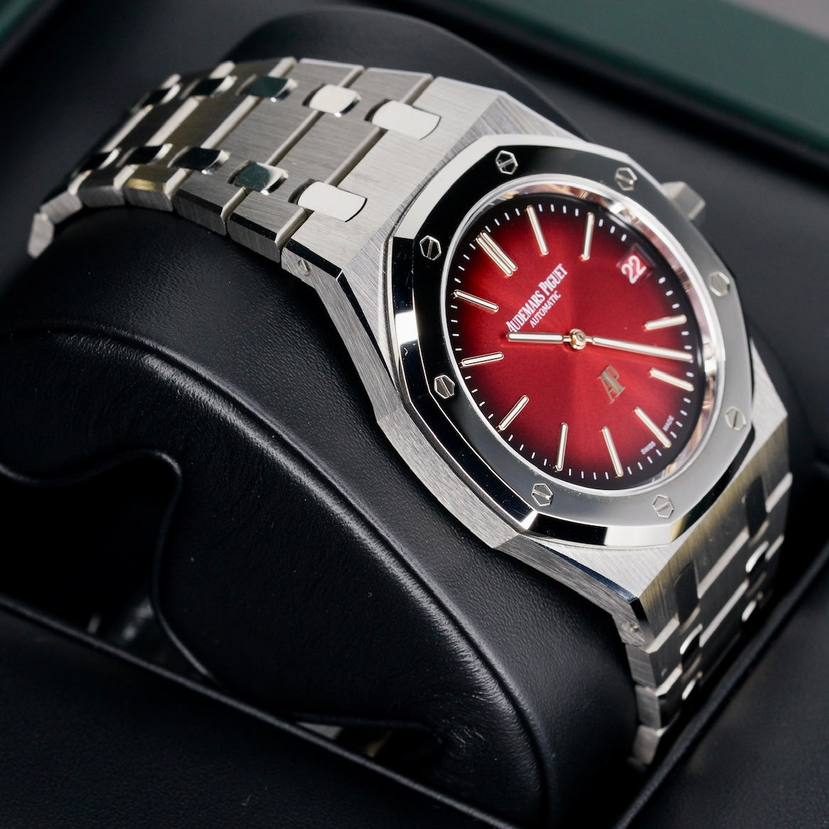 Audemars Piguet NEW 2026 Royal Oak “BURGUNDY” Jumbo Extra-thin Titanium 39mm