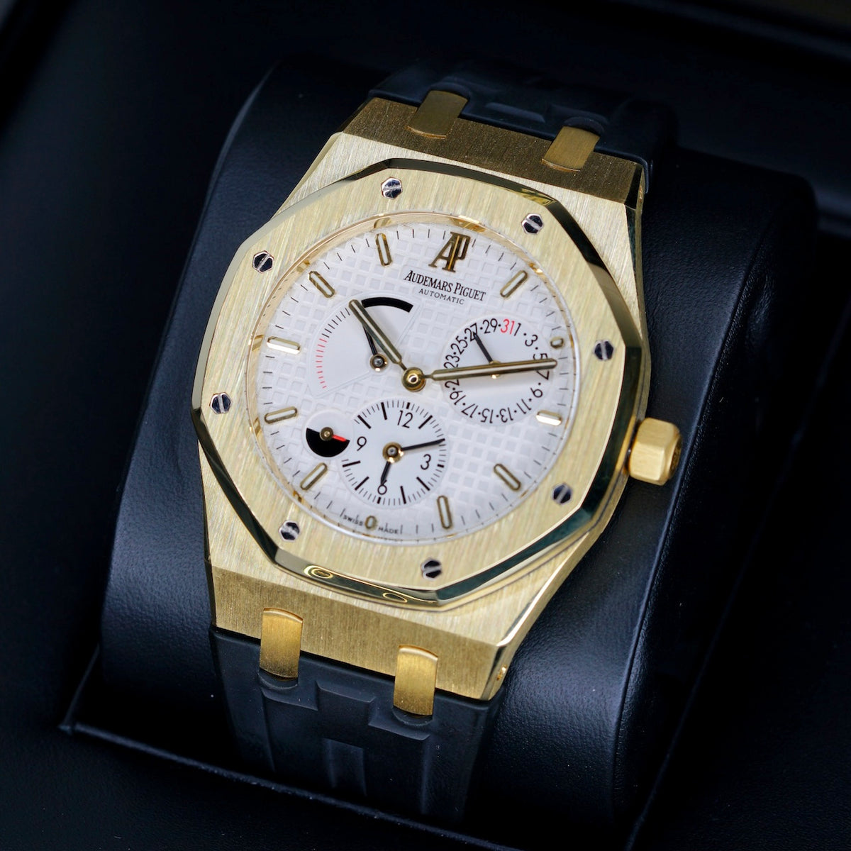 Audemars Piguet Royal Oak 26120BA.OO.D088CR.01 “DUAL TIME” White Dial Yellow Gold AM Rubber Strap 39mm