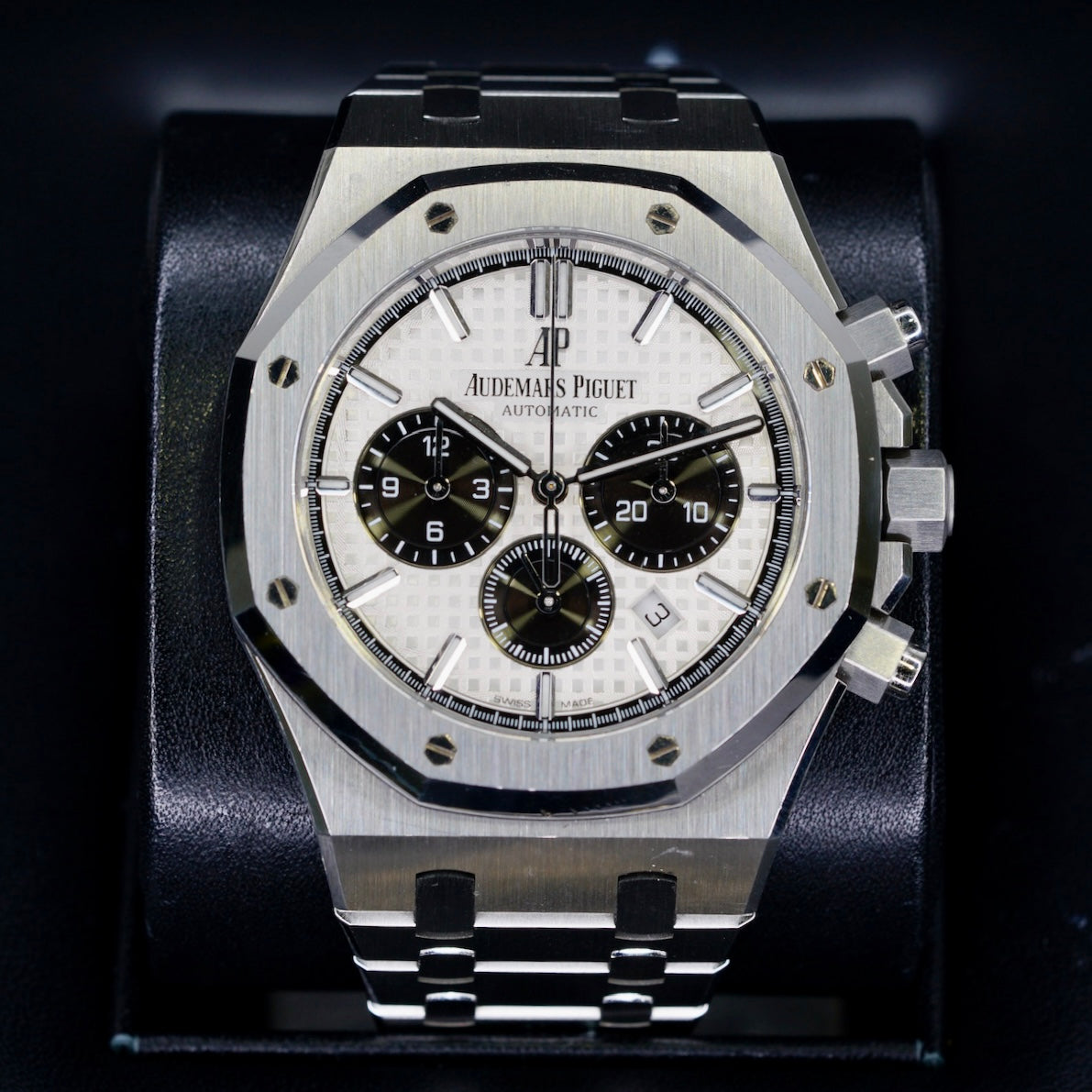 Audemars Piguet Royal Oak 26331ST.OO.1220ST.03 “PANDA” White Dial Black Sub Dials Stainless Steel 41mm