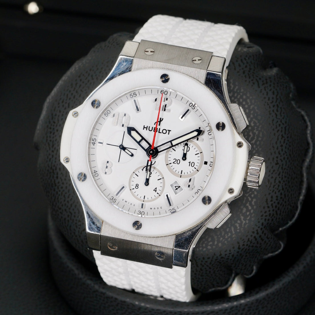 Hublot Big Bang 301.SE.230.RW White Dial Ceramic Case Rubber Strap 44mm