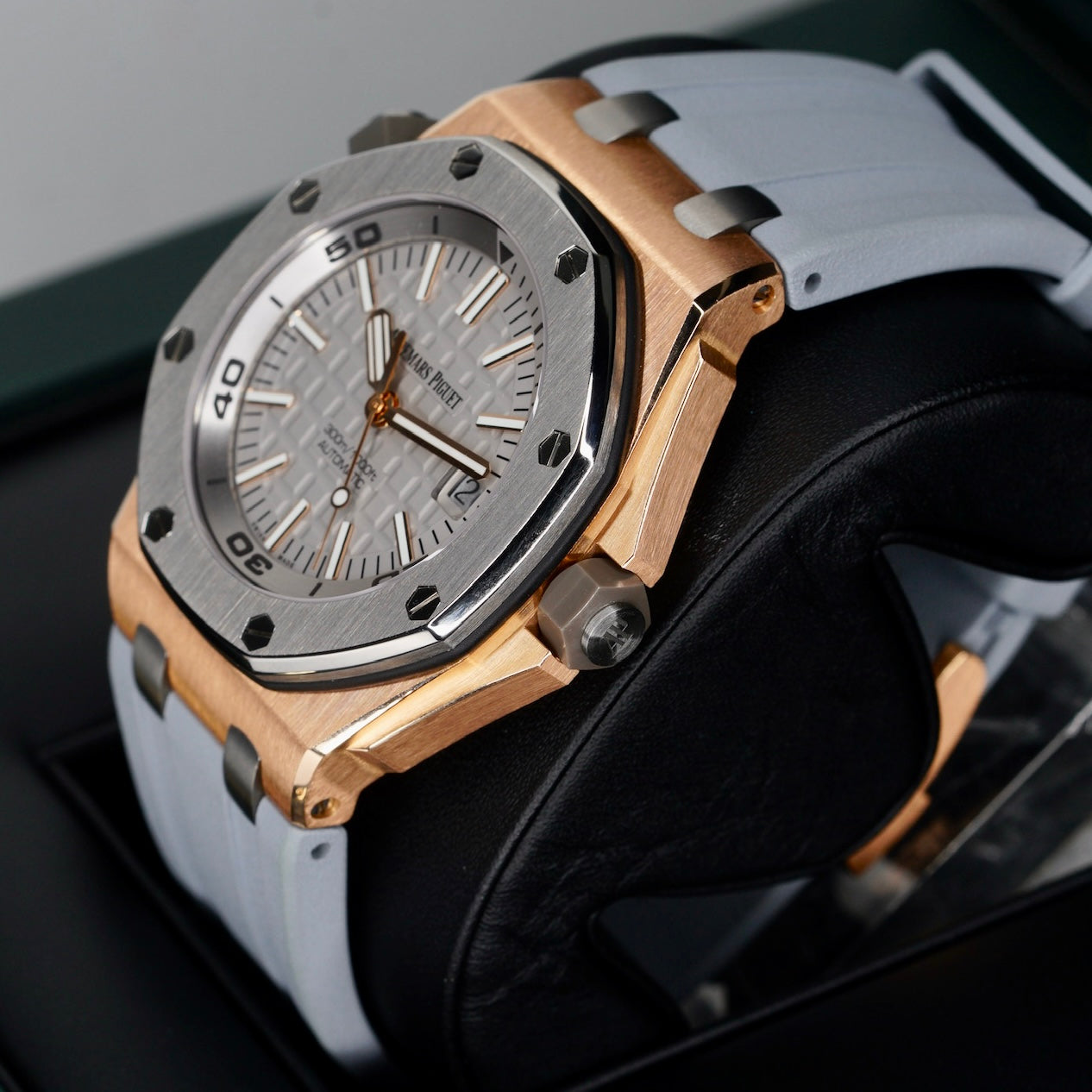 Audemars Piguet Royal Oak Offshore Diver 15711OI.OO.A006CA.01 “JAPAN EDITION” Grey Dial Rose Gold Rubber Strap 42mm