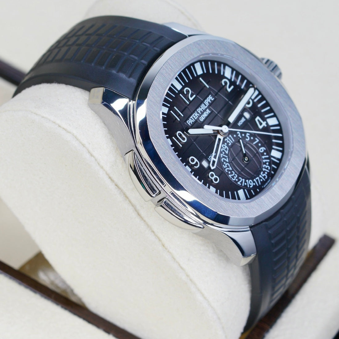 Patek Philippe Aquanaut 5164A-001 “BLACK TRAVEL TIME” Black Smoked Dial Stainless Steel Tropical Strap 40.8mm 2020