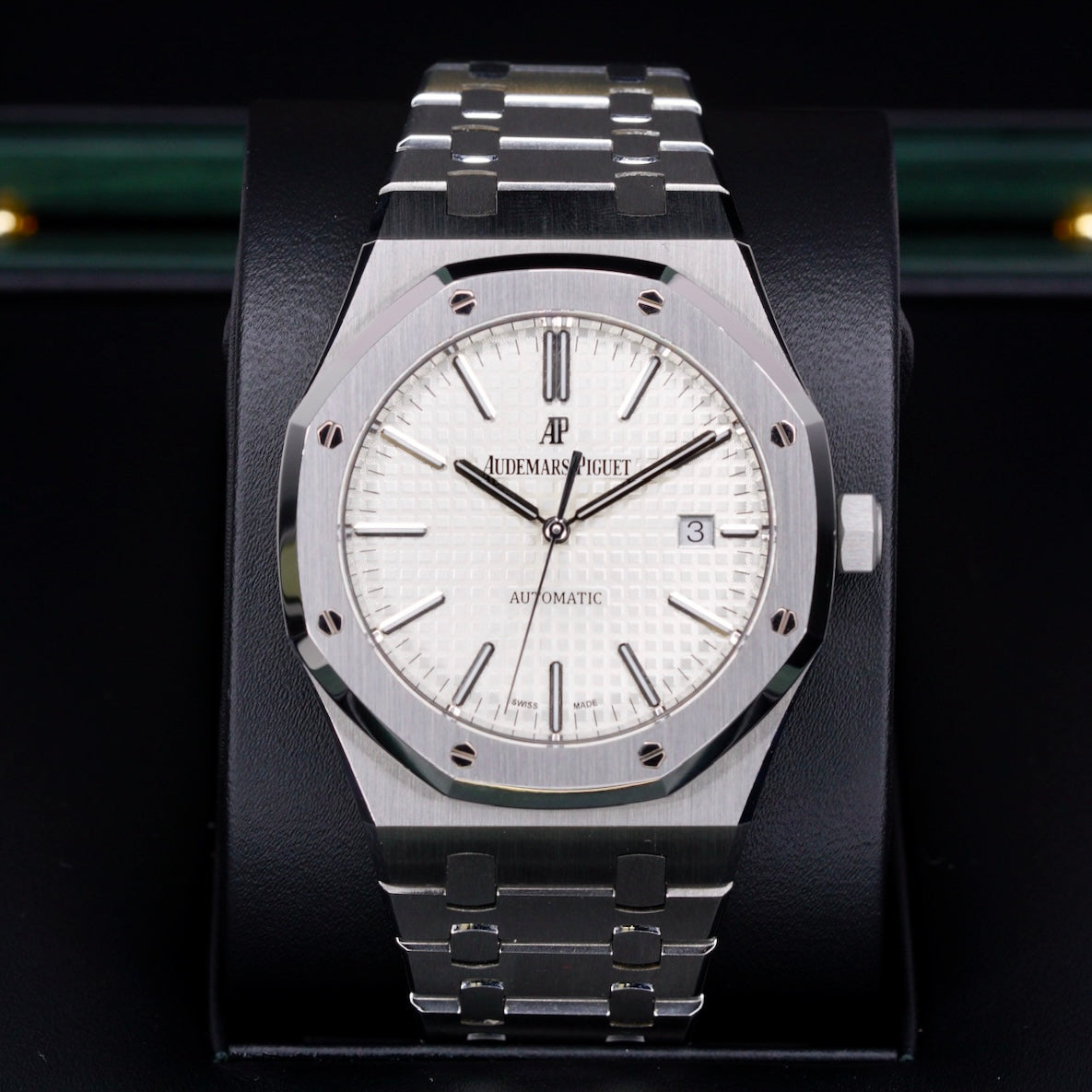 Audemars Piguet Royal Oak 15400ST.OO.1220ST.02 White Dial Stainless Steel Selfwinding 41mm