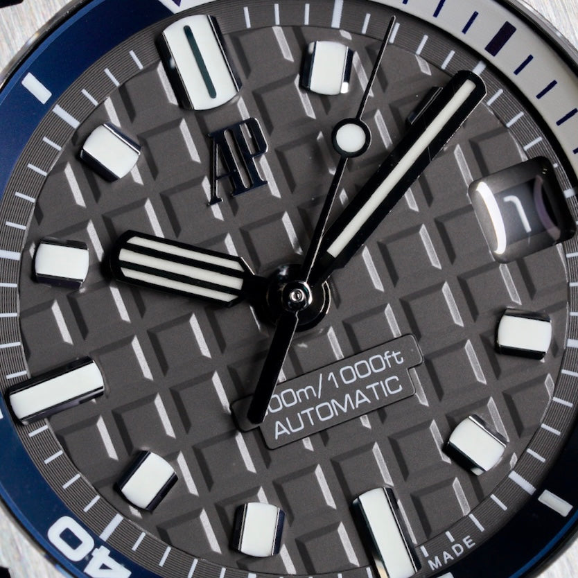 Audemars Piguet Royal Oak Offshore Diver 15720ST.OO.A009CA.01 Grey Dial Stainless Steel Rubber Strap 42mm