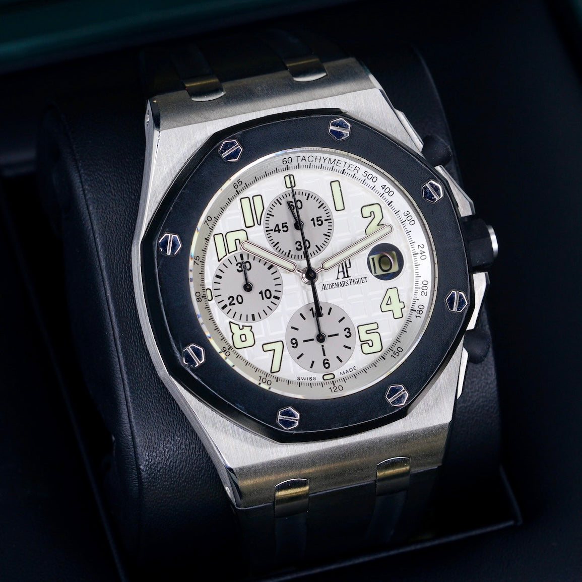 Audemars Piguet Royal Oak Offshore 25940SK.OO.D002CA.02.A “RUBBERCLAD” White Dial Black Sub Dial Stainless Steel Rubber Strap 42mm