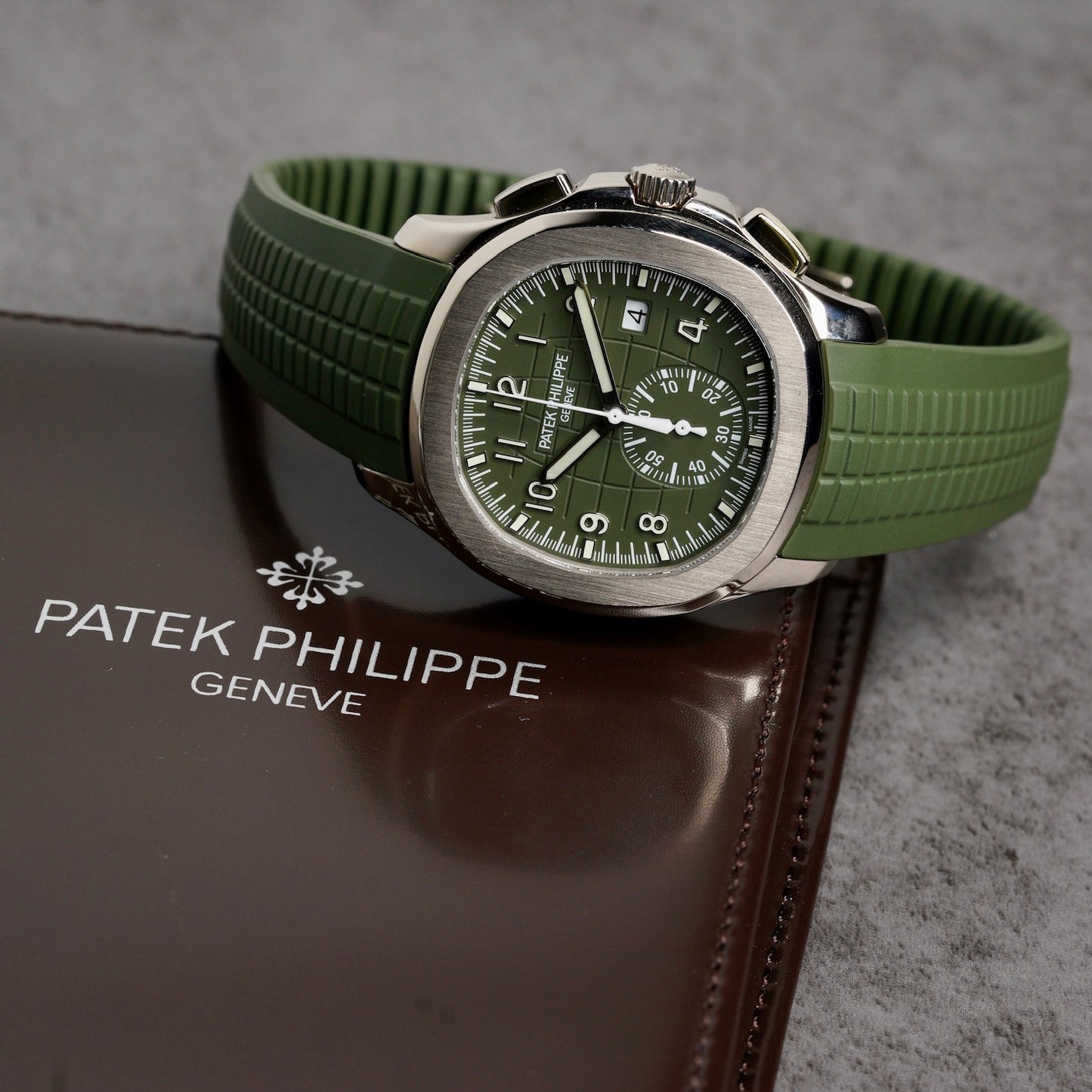 Patek Philippe Aquanaut 5968G-010 “GREEN AQUA” Green Dial White Gold Tropical Tropical Strap 2026