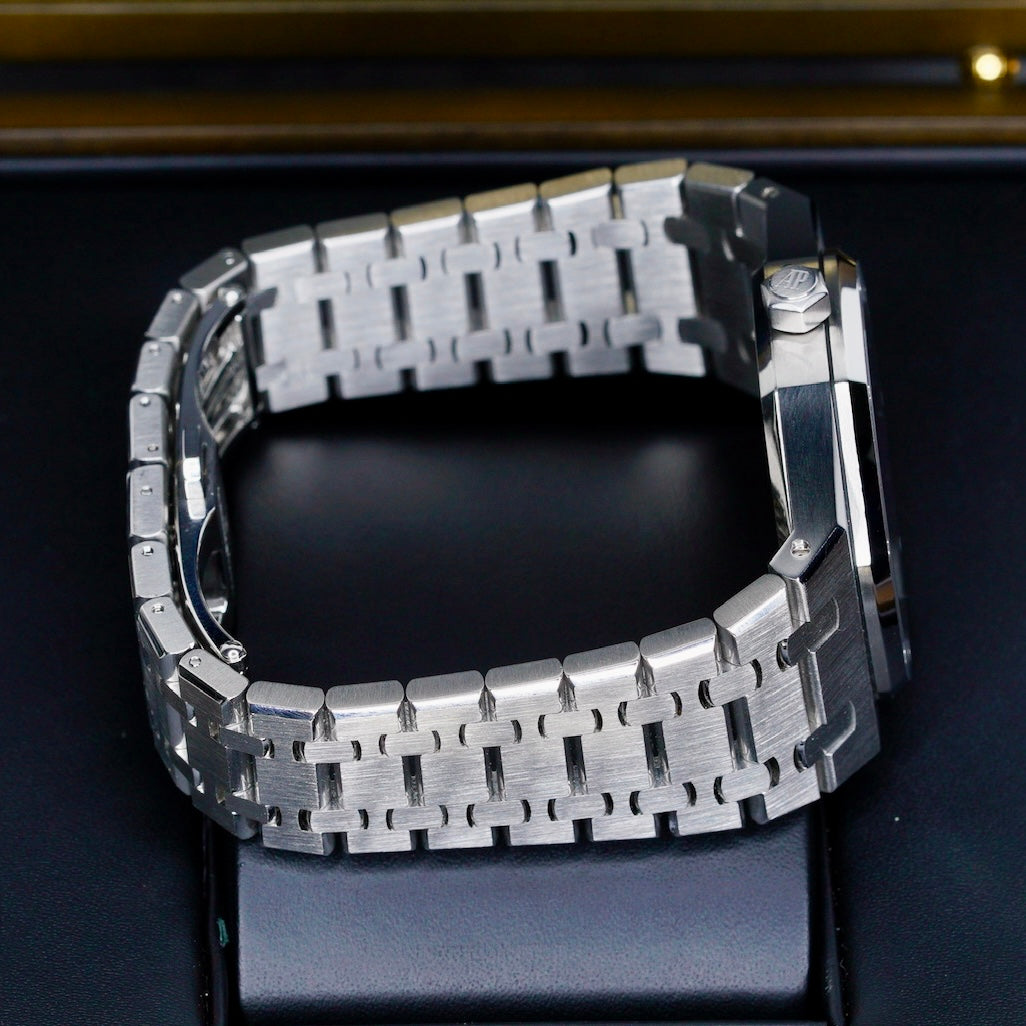 Audemars Piguet Royal Oak 15300ST.OO.1220ST.02 “BLUE OAK” Blue Dial Stainless Steel 39mm