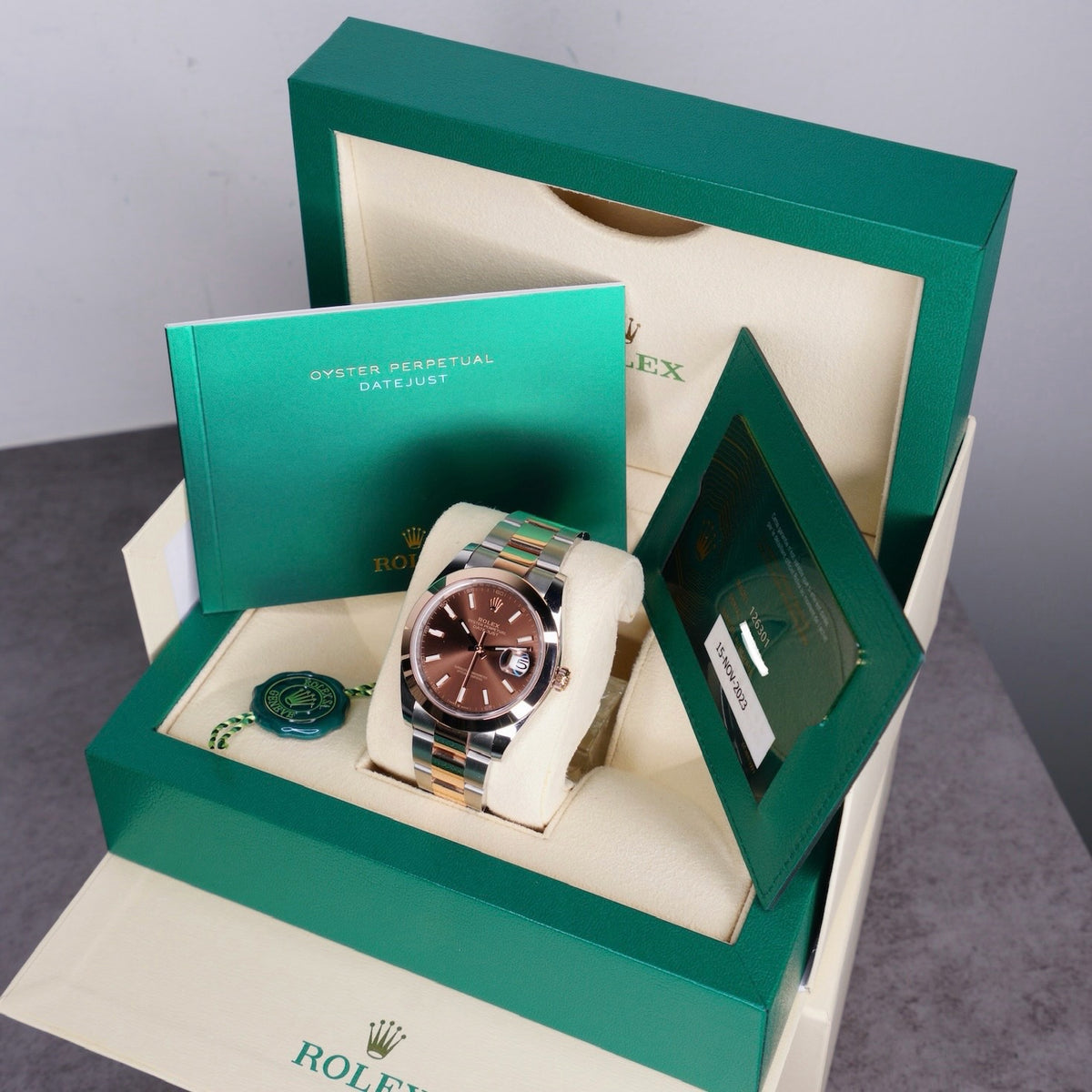 Rolex Datejust 126301 “CHOCOLATE” Brown Dial Smooth Bezel Rose Gold & Steel 41mm 2023