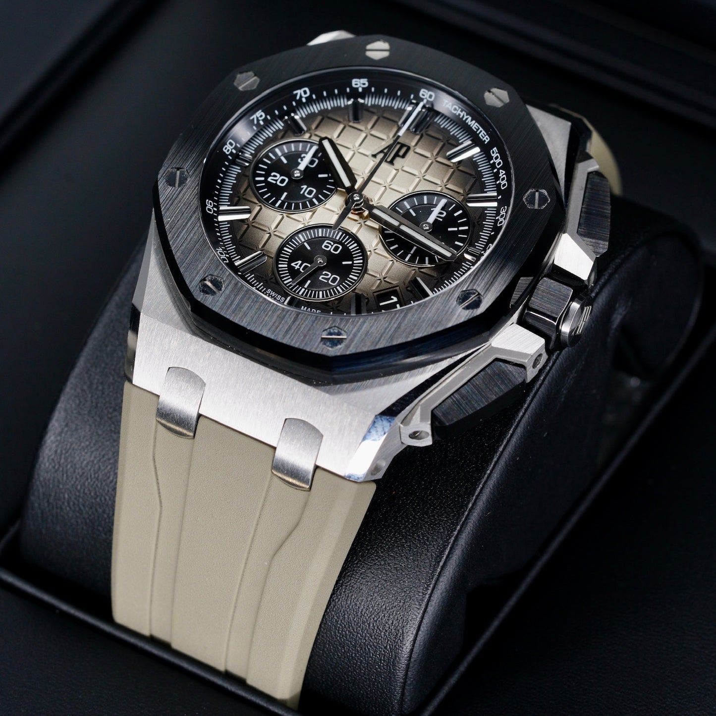 Audemars Piguet Royal Oak Offshore 26420SO.OO.A600CA.01 “TAUPE” Smoked Light Brown Dial Stainless Steel 43mm