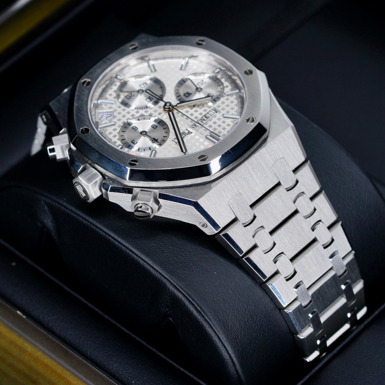 Audemars Piguet Royal Oak 26240ST White Dial Stainless Steel Chronograph 41mm