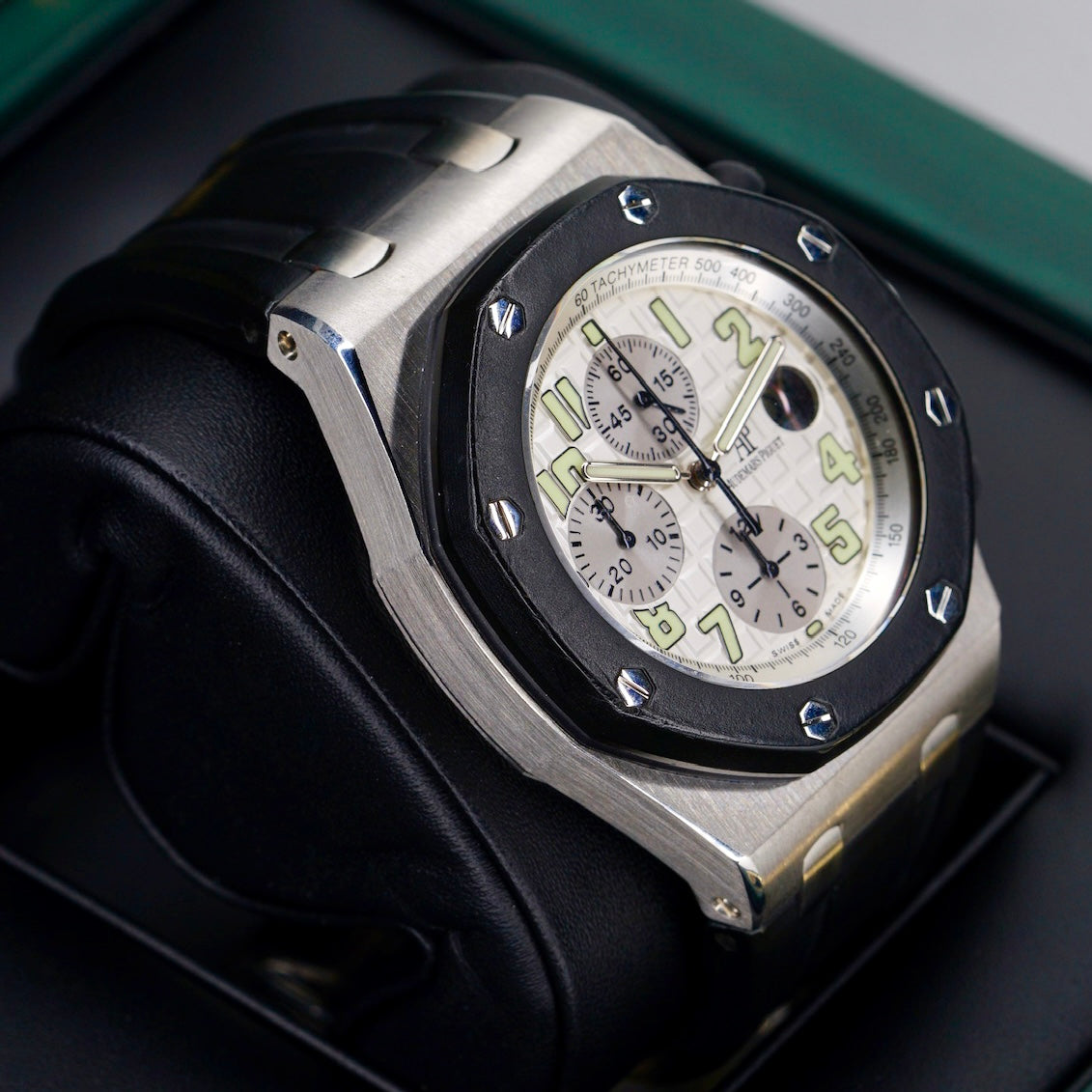 Audemars Piguet Royal Oak Offshore 25940SK.OO.D002CA.02.A “RUBBERCLAD” White Dial Black Sub Dial Stainless Steel Rubber Strap 42mm