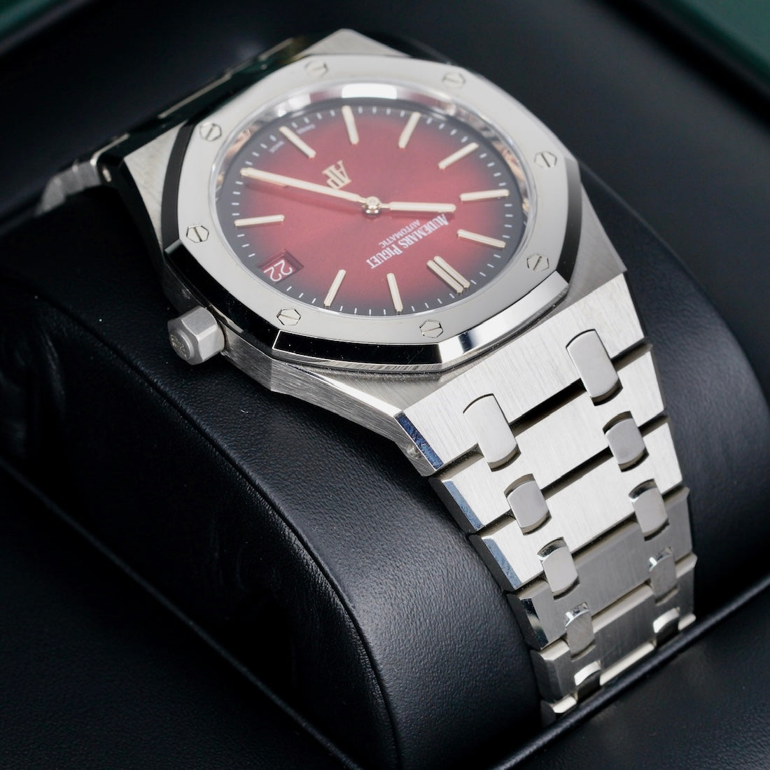 Audemars Piguet NEW 2026 Royal Oak “BURGUNDY” Jumbo Extra-thin Titanium 39mm